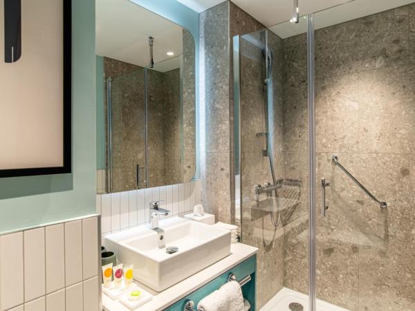 Hyatt Place London City East : photo 10 de la chambre luxueuse chambre king avec balcon