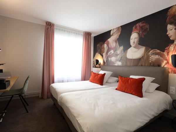 Hôtel la Capelle Millau : photo 2 de la chambre chambre double ou lits jumeaux affaires 