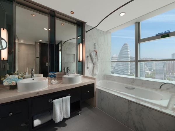 Holiday Inn Beijing Focus Square, an IHG Hotel : photo 3 de la chambre king suite with lounge access - high floor