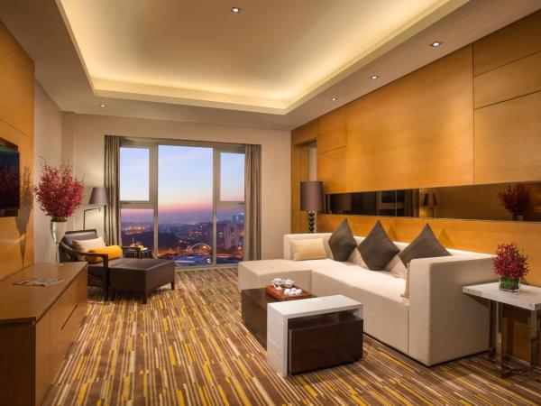 Holiday Inn Guangzhou Science City, an IHG Hotel- Free Canton Fair Shuttle Bus : photo 1 de la chambre suite 1 chambre lit king-size