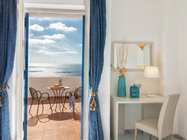 Hotel Grazia alla Scannella : photo 5 de la chambre chambre double deluxe avec balcon - vue sur mer