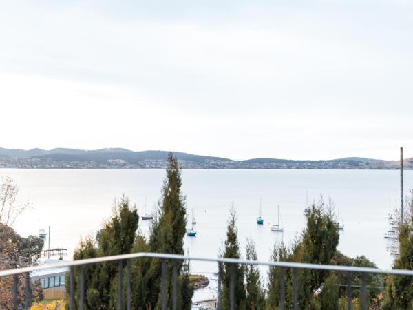 Battery Point Manor : photo 1 de la chambre appartement