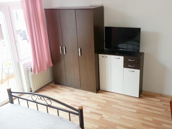 Guesthouse Sermageova : photo 4 de la chambre chambre double ou lits jumeaux avec salle de bains externe