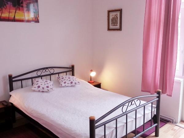 Guesthouse Sermageova : photo 3 de la chambre chambre double ou lits jumeaux avec salle de bains externe