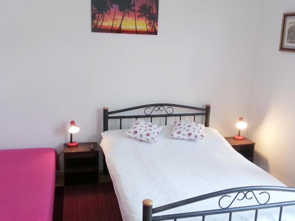 Guesthouse Sermageova : photo 2 de la chambre chambre double ou lits jumeaux avec salle de bains externe