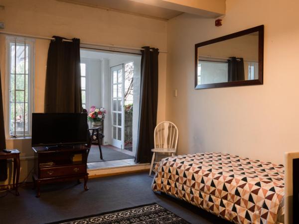 Battery Point Manor : photo 2 de la chambre chambre double - 8