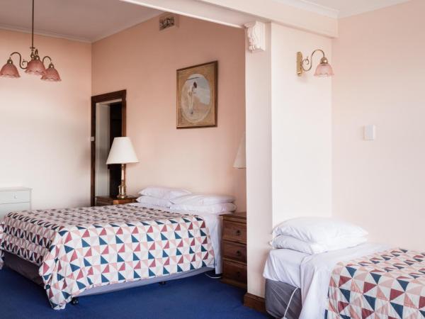 Battery Point Manor : photo 1 de la chambre chambre triple - 2