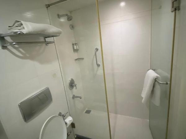 Regenta Place Bangalore, Cunningham Road : photo 6 de la chambre chambre deluxe 