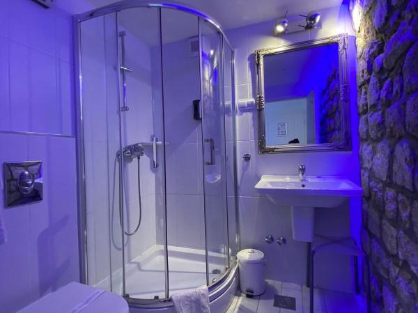 Bed&Breakfast Andio : photo 2 de la chambre chambre double ou lits jumeaux