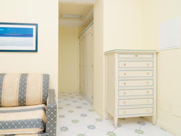 Hotel Flora Wellness & Beauty : photo 8 de la chambre chambre double ou lits jumeaux supérieure avec balcon