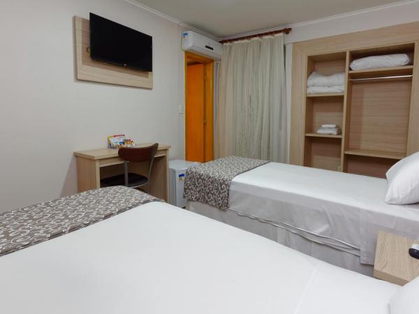 Fênix Hotel Bom Retiro : photo 1 de la chambre chambre lits jumeaux