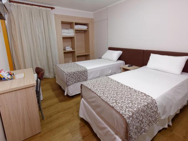 Fênix Hotel Bom Retiro : photo 4 de la chambre chambre lits jumeaux