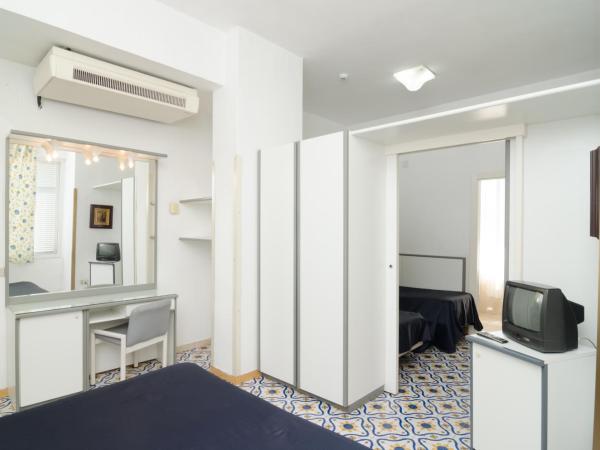 Hotel Flora Wellness & Beauty : photo 3 de la chambre chambre quadruple