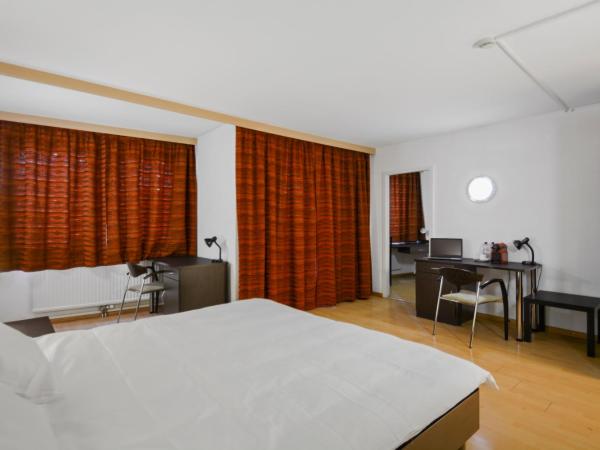 Neuchâtel City Hôtel : photo 2 de la chambre chambre triple