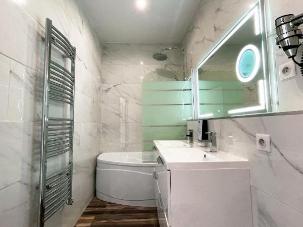 Kyriad Marseille Blancarde - Timone : photo 4 de la chambre chambre double supérieure