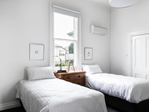 Battery Point Manor : photo 4 de la chambre appartement