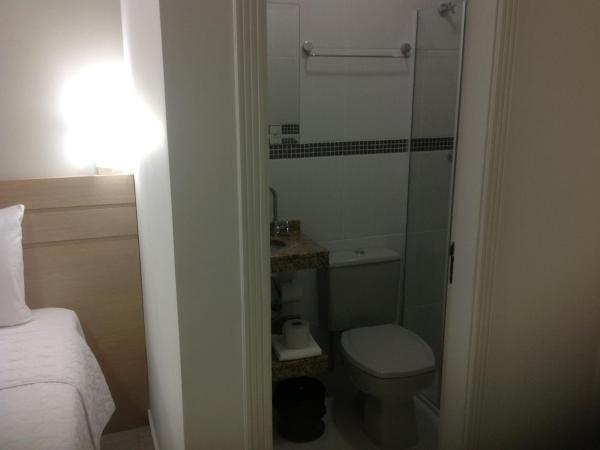 Upper Hotel : photo 6 de la chambre chambre double standard