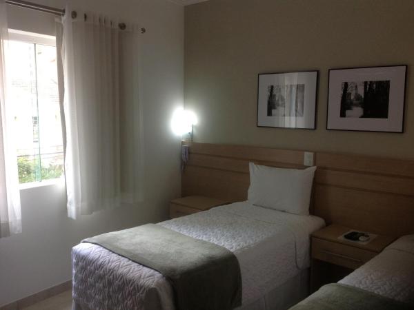 Upper Hotel : photo 3 de la chambre chambre lits jumeaux standard