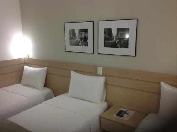 Upper Hotel : photo 6 de la chambre chambre triple standard