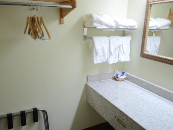 Scottish Inn and Suites NRG Park/Texas Medical Center - Houston : photo 2 de la chambre chambre double avec 2 lits doubles