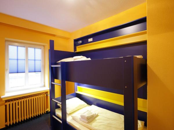 Bed'nBudget Expo-Hostel Dorms : photo 3 de la chambre chambre double avec salle de bains commune