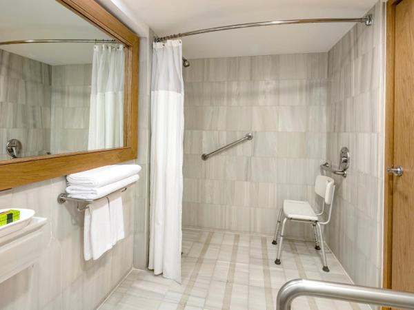 Presidente Intercontinental Puebla, an IHG Hotel : photo 2 de la chambre chambre lit king-size classique avec baignoire accessible aux personnes à mobilité réduite - adaptée aux personnes à mobilité réduite