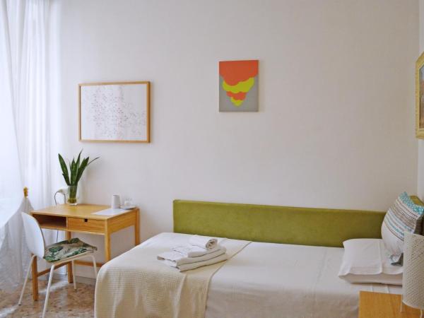 Da Virginia B&B : photo 5 de la chambre chambre simple avec salle de bains commune