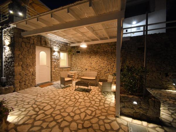 Belgodere di Mezzavia Apartments : photo 3 de la chambre suite deluxe avec baignoire spa