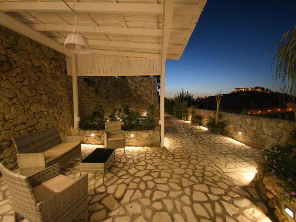 Belgodere di Mezzavia Apartments : photo 2 de la chambre suite deluxe avec baignoire spa