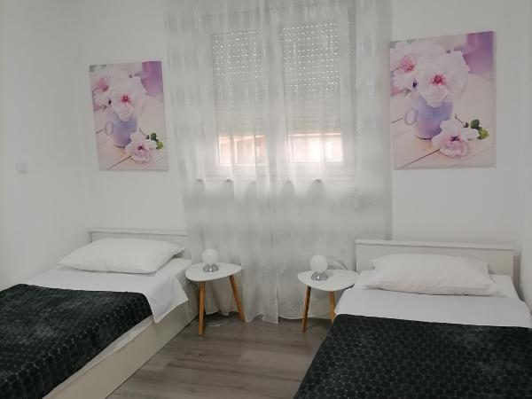 Apartments Stars : photo 3 de la chambre chambre double ou lits jumeaux supérieure avec terrasse