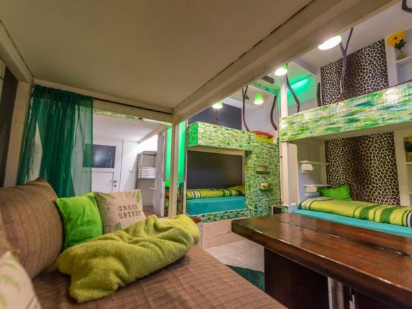 RICARDO Team-Hostel : photo 3 de la chambre dortoir mixte