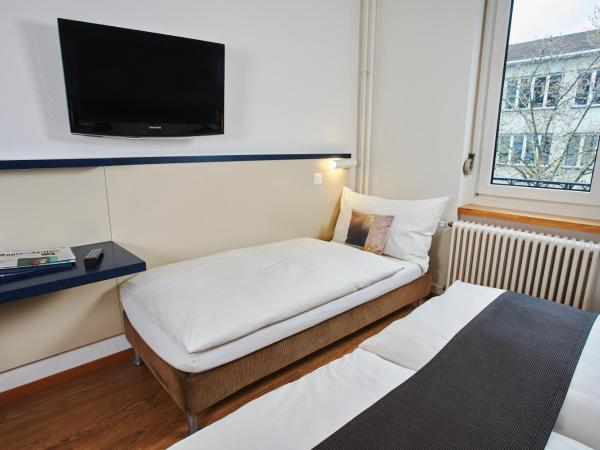 Hotel Bristol Zurich : photo 3 de la chambre chambre triple