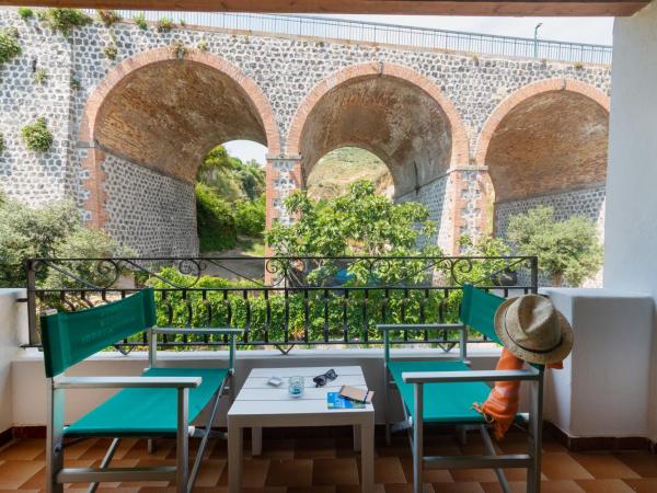 Villa Bina Sea Hotel : photo 5 de la chambre chambre double - vue sur jardin