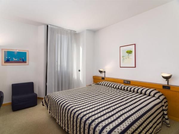Grand Hotel Tiziano E Dei Congressi : photo 6 de la chambre chambre double ou lits jumeaux classique