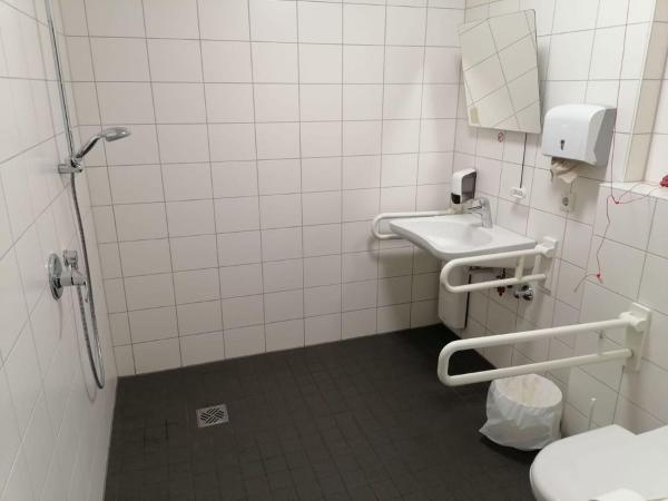 Panorama Hostel : photo 5 de la chambre economy quadruple room with shared bathroom