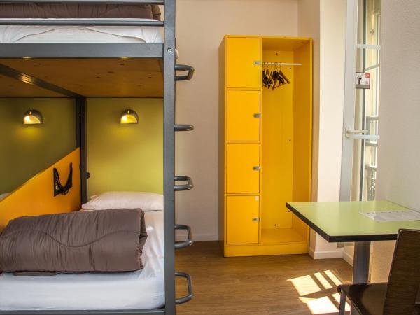 Auberge de Jeunesse HI Nice Les Camélias : photo 2 de la chambre lit dans dortoir pour femmes de 6 lits
