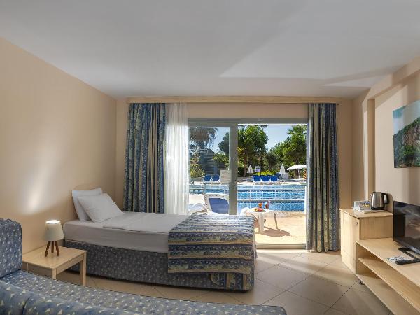 Ephesia Holiday Beach Club : photo 4 de la chambre suite familiale - piscine