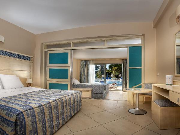 Ephesia Holiday Beach Club : photo 3 de la chambre suite familiale - piscine