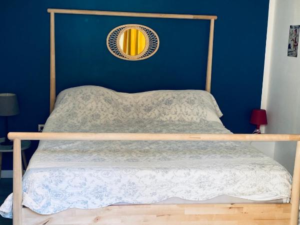 Hôtel boutique Quai d'Azur : photo 6 de la chambre chambre familiale climatisée avec terrasse privée