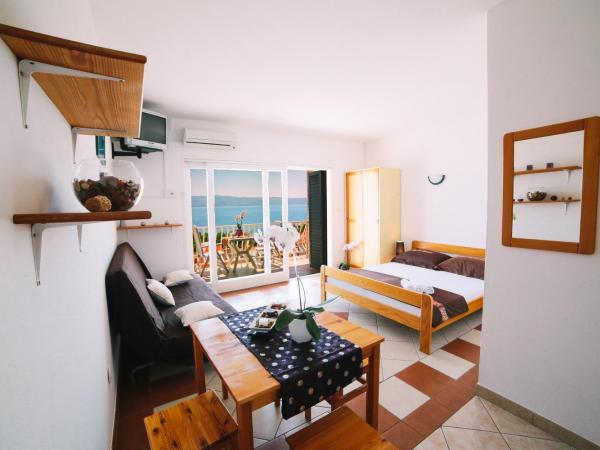 Villa Brigita : photo 3 de la chambre studio avec terrasse