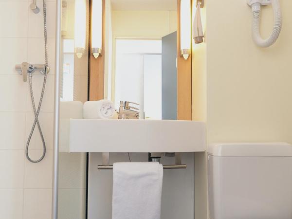 Ibis Saint Étienne - La Terrasse : photo 3 de la chambre chambre double standard