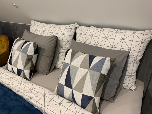 Hollik Apartmanház : photo 4 de la chambre chambre lit queen-size avec balcon