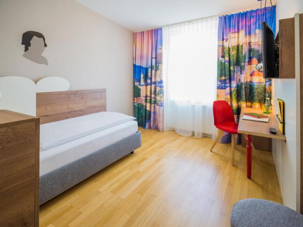 JUFA Hotel Salzburg : photo 2 de la chambre chambre simple