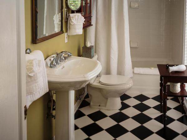 Kehoe House, Historic Inns of Savannah Collection : photo 8 de la chambre chambre lit king-size de luxe - john wesley