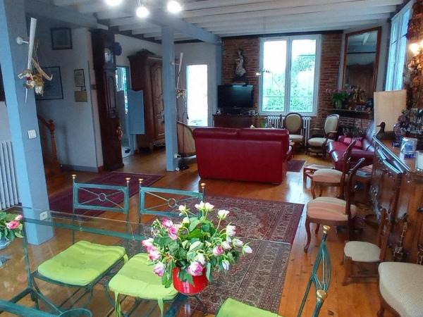 2 chambres et salle de bain un oasis de bien être Piscine et jardin Direct Gare Aéroport : photo 8 de la chambre chambre familiale avec salle de bains