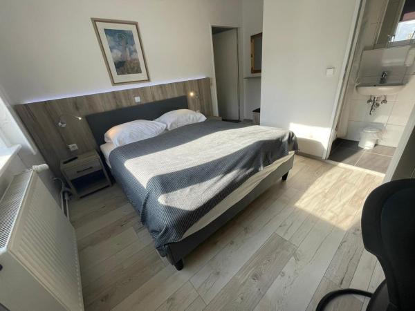 Pension Der Kretaner : photo 10 de la chambre chambre double standard