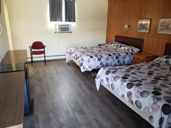 Olympia Motel : photo 3 de la chambre chambre avec 2 grands lits queen-size 