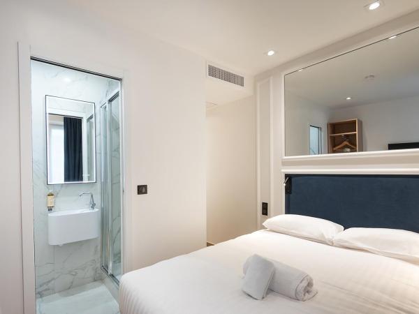 HOTEL AU COEUR DES ARTS ET METIERS : photo 6 de la chambre chambre double – vue sur cour