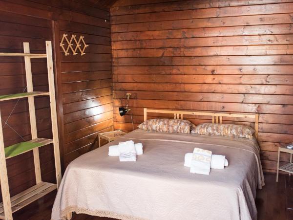 B&B S Home : photo 2 de la chambre chambre lit queen-size - vue sur piscine