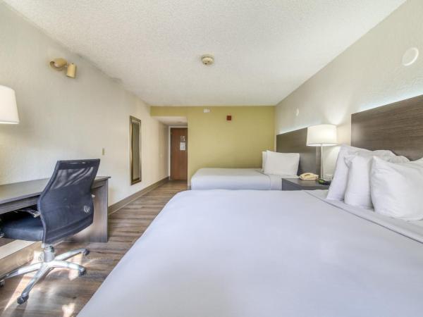 Baymont by Wyndham Orlando-International Dr-Universal Blvd : photo 1 de la chambre chambre avec 2 grands lits queen-size
